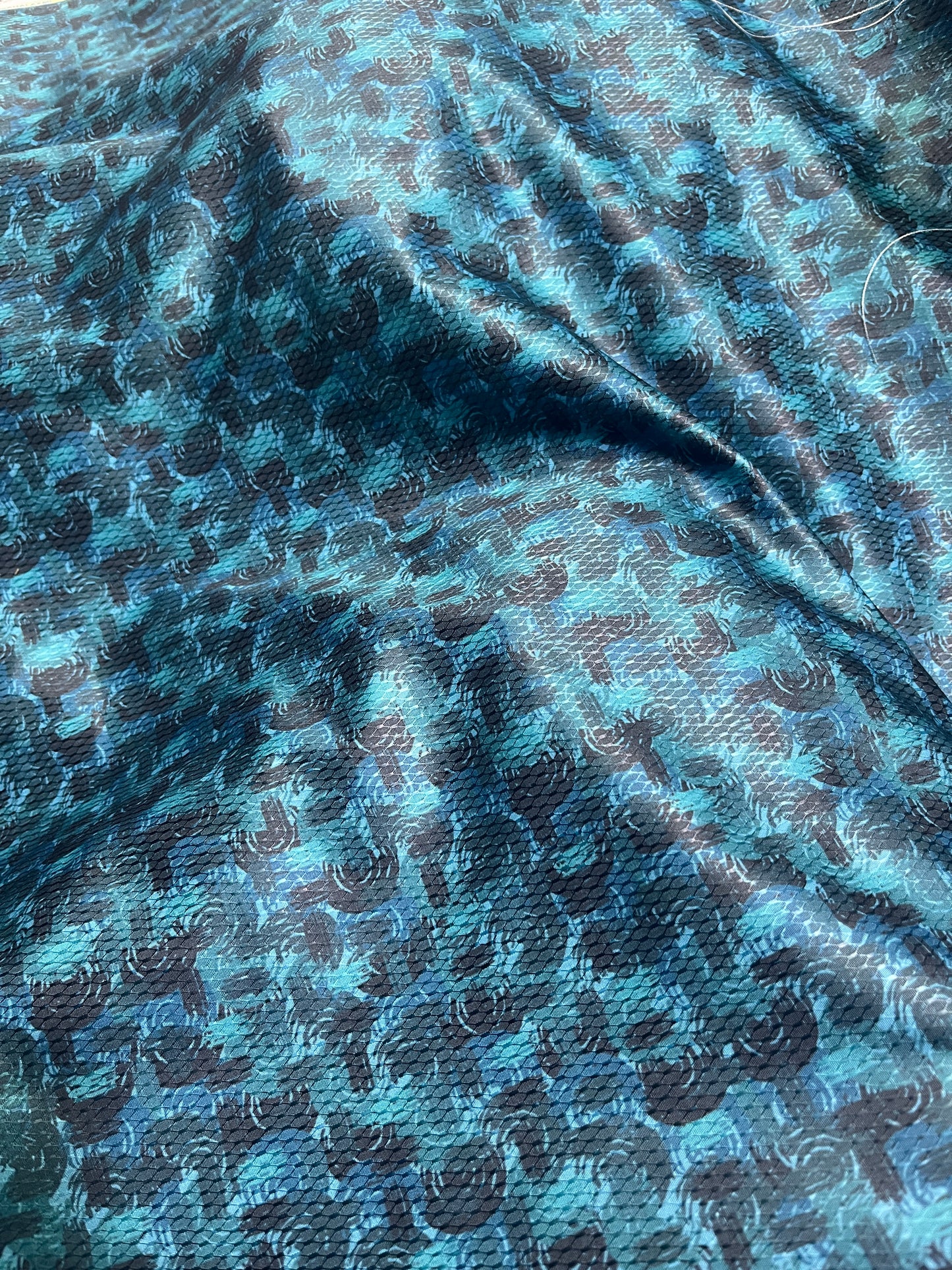 Premium Sea Green Abstract Mix-Cotton Dobby Print Shirt Fabric – 36” Width for Fine Stitching
