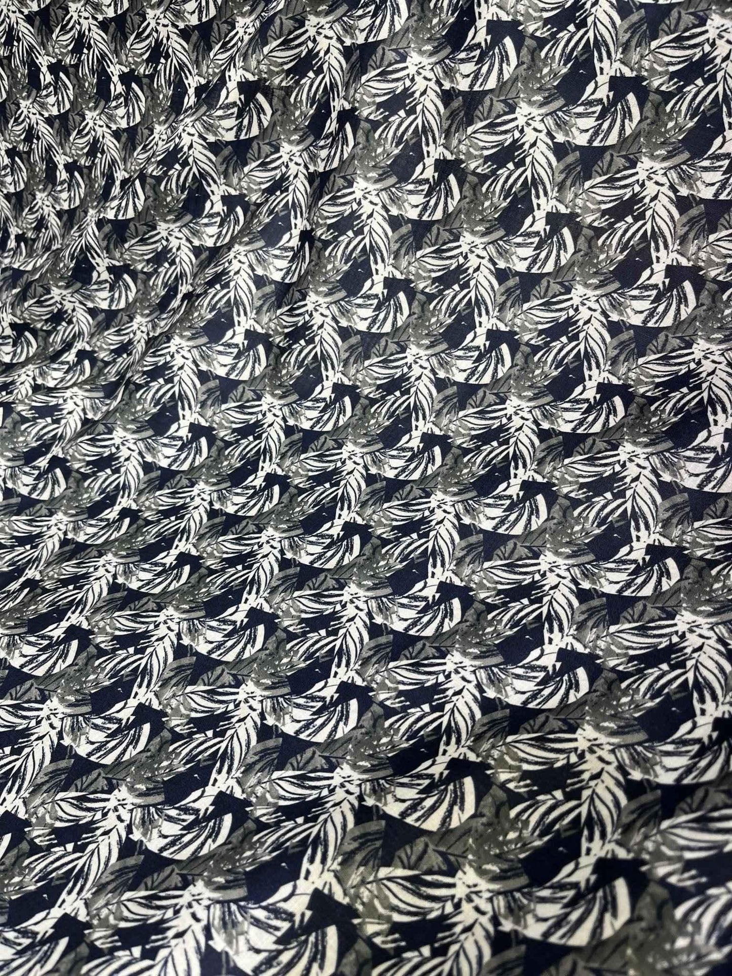 men's fabrics premium-blue-white-floral-mix-cotton-print-kurta-fabric-36-width-for-impeccable-tailoringcotton-mix-floralleaf-print-9418980 - Poshak Fabrics